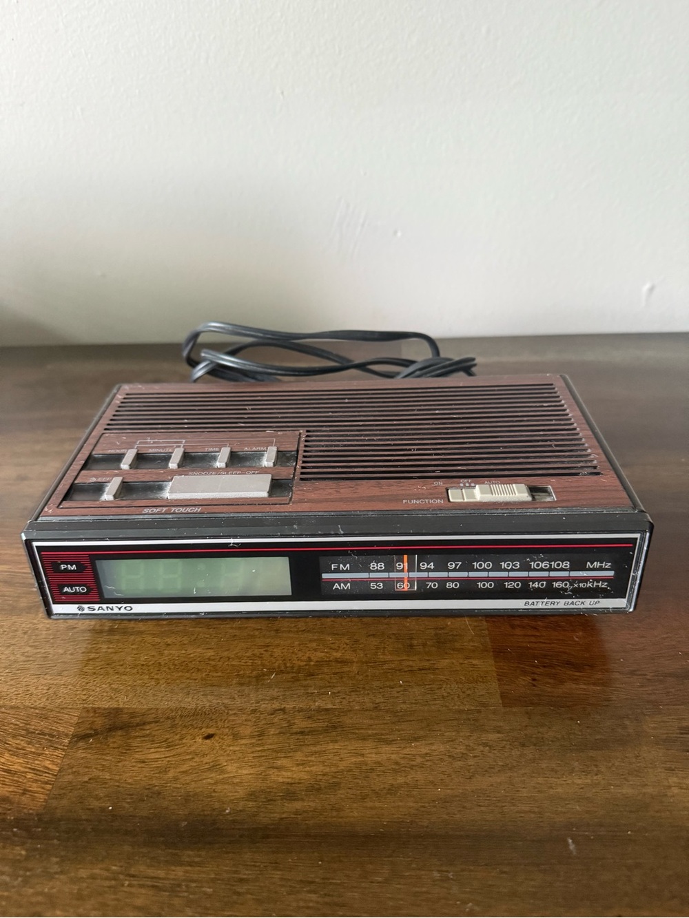 Sanyo Clock Radio BackupBattery Model RM5008 Date Code 040686 Green Numbers
